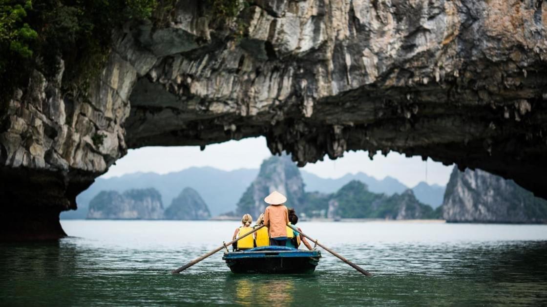 Cat Ba Violet Hotel Chan Chau Exteriör bild